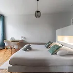 Le Ballainvilliers - Coeur De Apartament