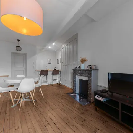 Le Ballainvilliers - Coeur De Apartment