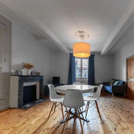 Le Ballainvilliers - Coeur De Apartment *