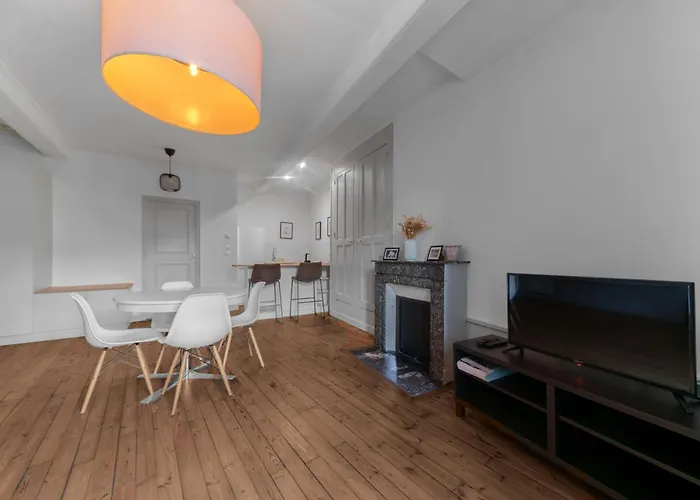 Le Ballainvilliers - Coeur De Apartment